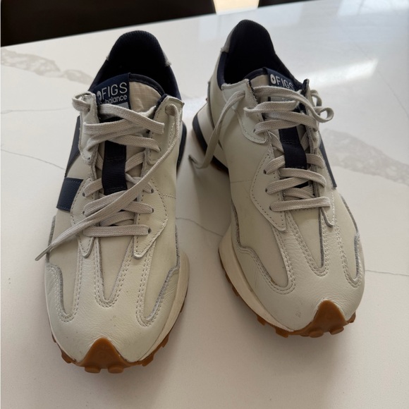 New Balance Unisex x Figs 327 Milan Grey sneakers size 8 - Picture 2 of 9